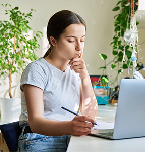Jak zrobić profesjonalne CV w Canvie?