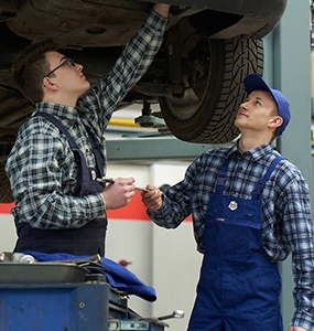 Fach w ręku to dziś pewny zarobek. Zobacz dobrze opłacane zawody po szkole branżowej