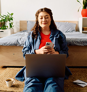 Praca z Facebooka – czy oferty pracy znalezione w social mediach są bezpieczne?