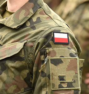 Służba wojskowa – dlaczego warto rozważyć ten krok po szkole?