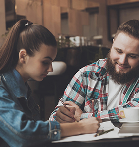 Jak prawidłowo sporządzić umowę o pracę z młodocianym?